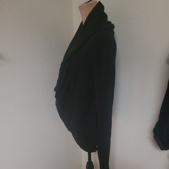 Fabletics Wrap Cardigan Black - Picture 4 of 5